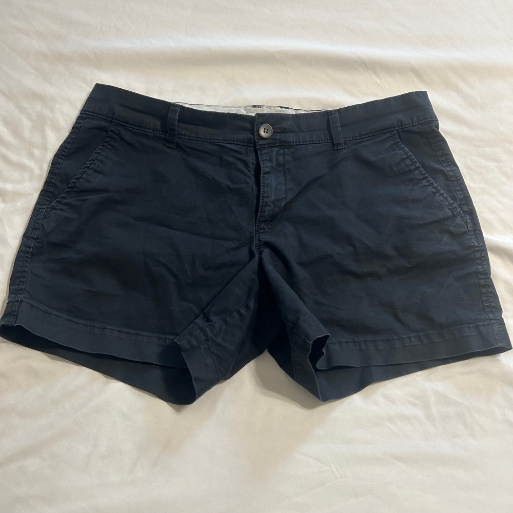 Old Navy Womens Black Chino Shorts Size 8 Mid Rise 3.5 Inch Inseam Casual